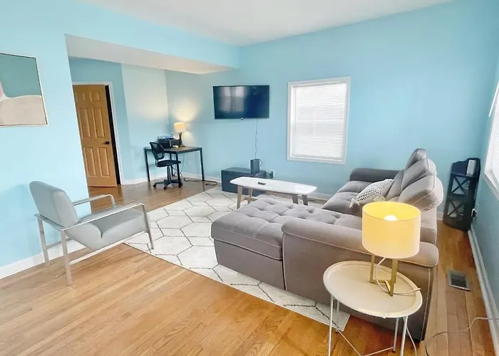 Housepitality - The Bliss - Large House Columbus