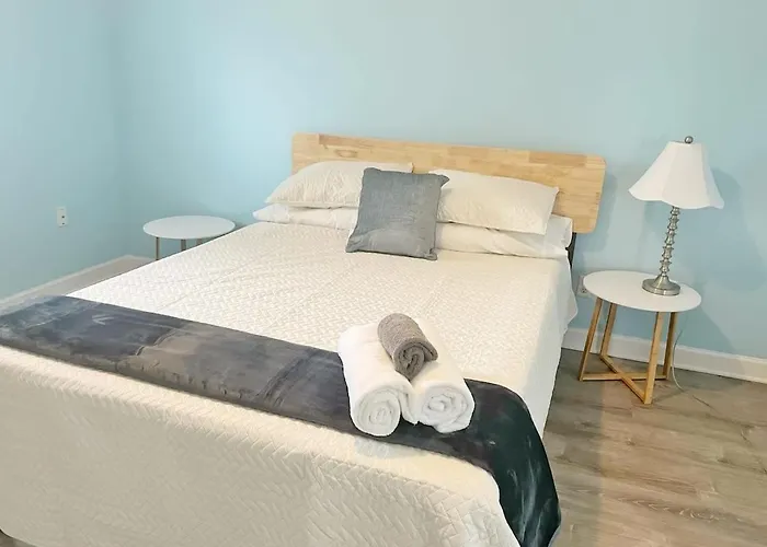 Housepitality - The Bliss - Large House Holiday home